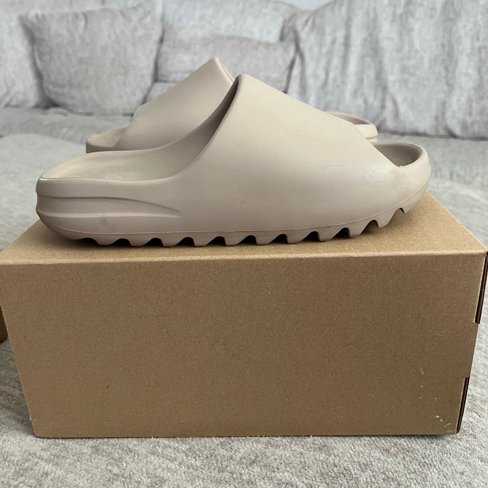 Yeezy Slides (Pure) - Picture 2 of 3